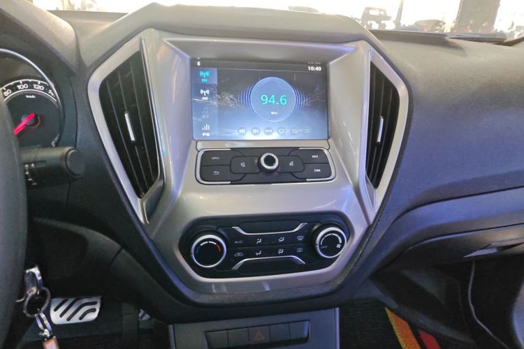 MG GT 2017 car image #13