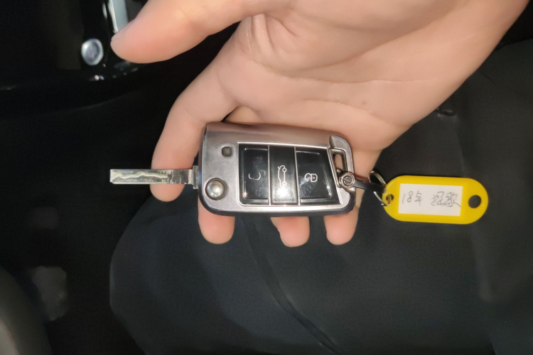 T-Roc 2018 car image #13