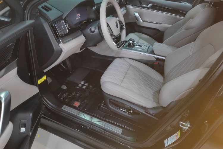 BYD Tang New Energy 2023 #13 BYD Tang New Energy 2023 car image #13