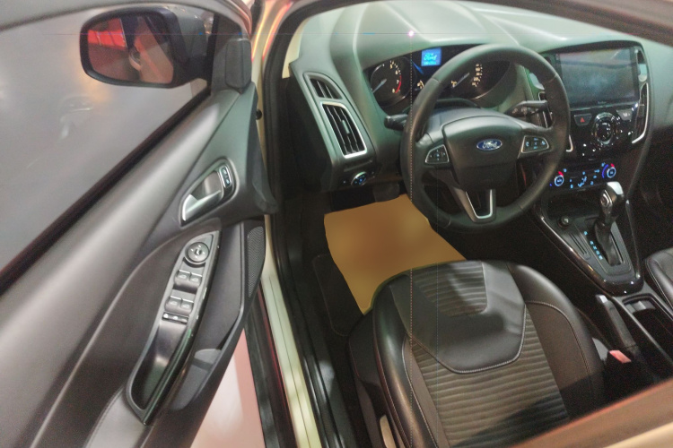 Ford Focus 2016 image de voiture #13