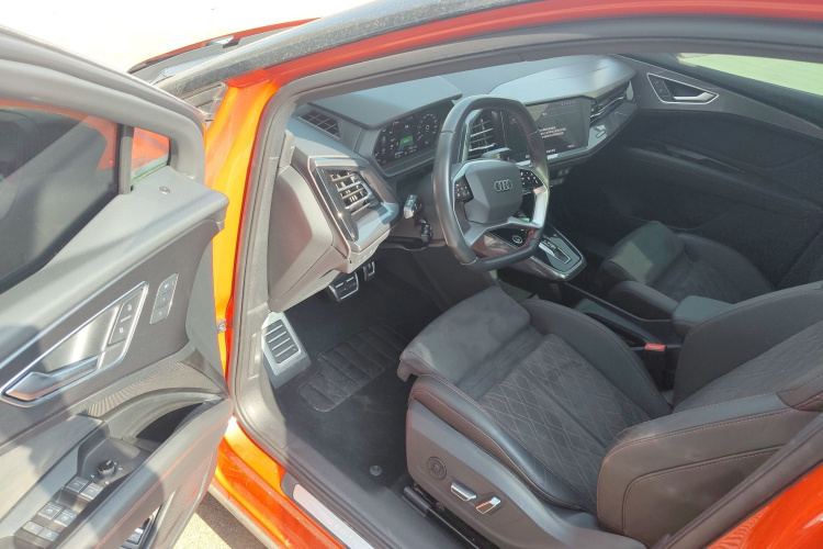 Audi Q5 e-tron 2022 #13 Audi Q5 e-tron 2022 صورة سيارة #13