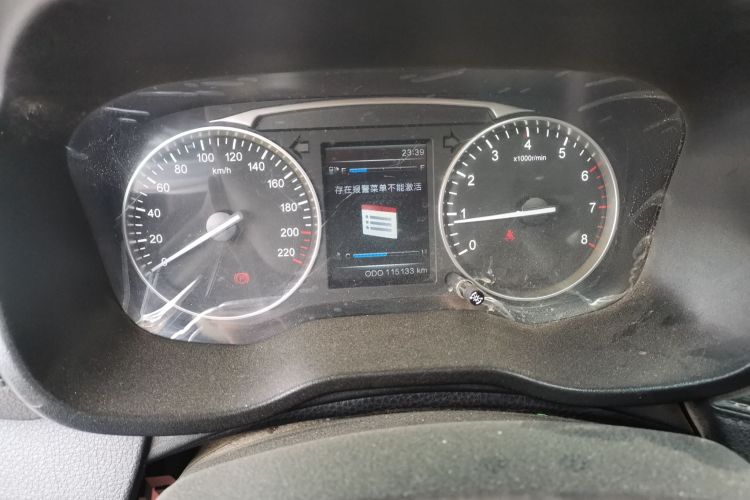 SWM X7 2017 imagem de carro #13