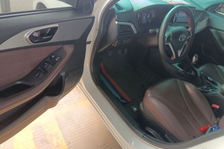 Soueast A5 Wing Dance 2018 car image #13