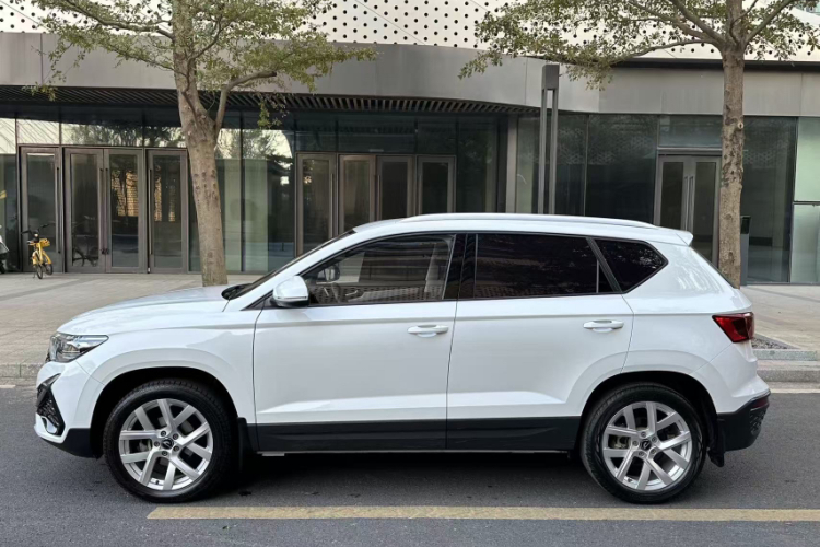 VS5 2023 car image #13