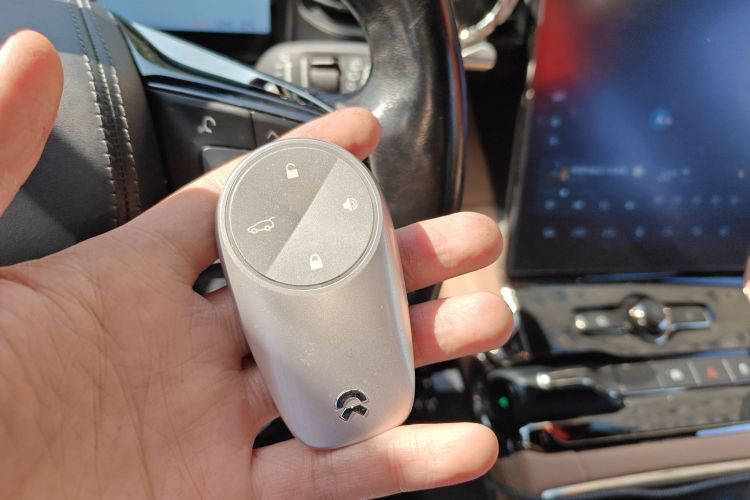 NIO ES8 2021 car image #13