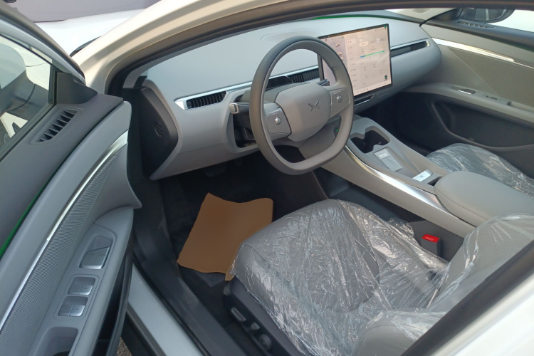 Xpeng MONA M03 2025 immagine di auto #13