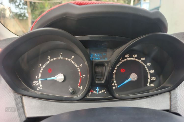 Ford Fiesta 2015 car image #13