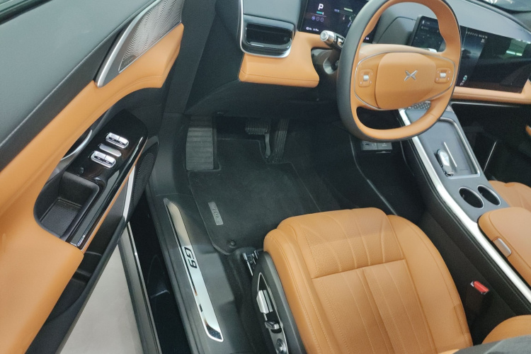 Xpeng G9 2025 immagine di auto #13