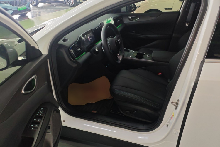 BYD Seal 06 New Energy 2025 car image #13