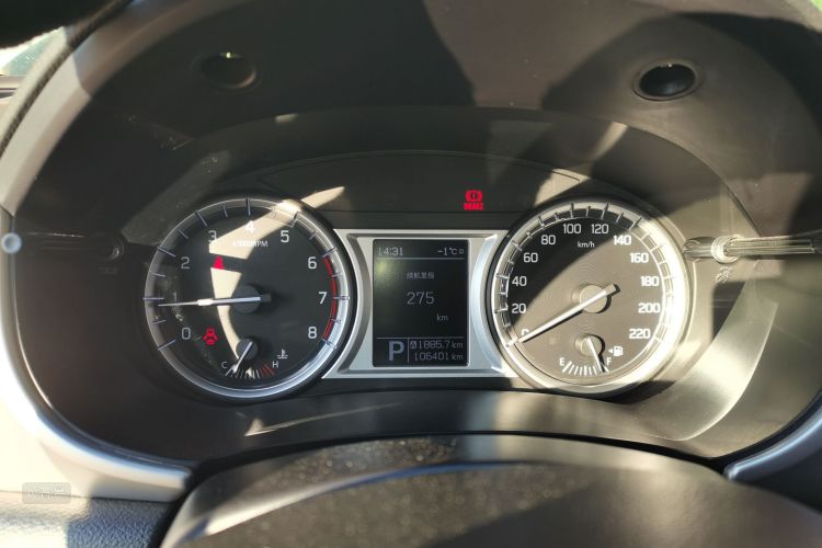 Suzuki Vitara 2017 car image #13