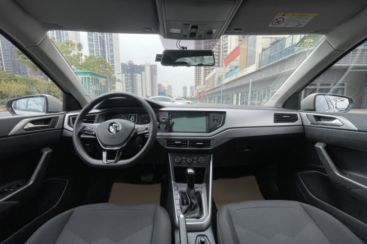 Volkswagen Polo 2019 car image #13
