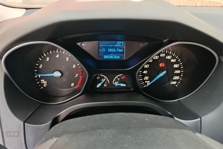 Ford Focus 2013 #13 Ford Focus 2013 car image #13