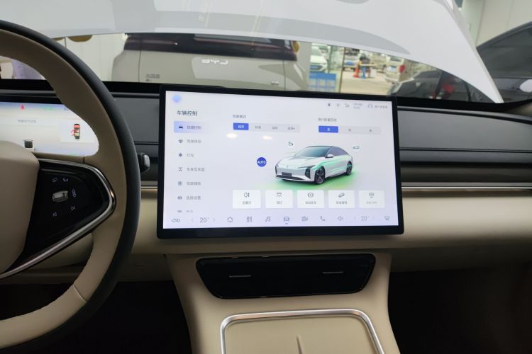 Forthing S7 2025 immagine di auto #13