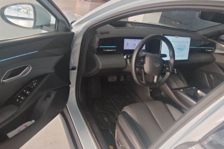 BYD Qin L 2025 car image #13