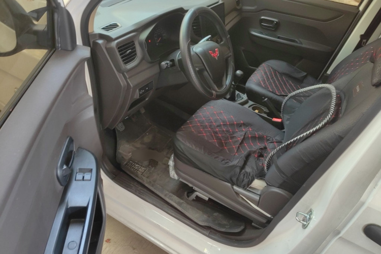 Wuling Hongguang V 2022 immagine di auto #13