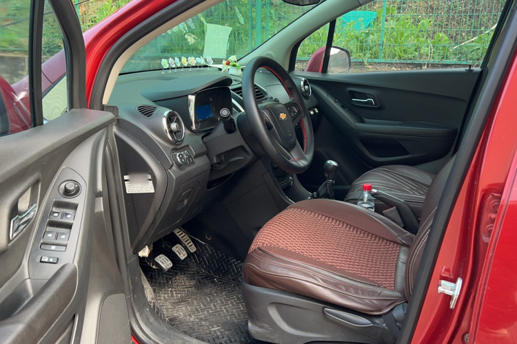 Chevrolet Tracker 2015 car image #13