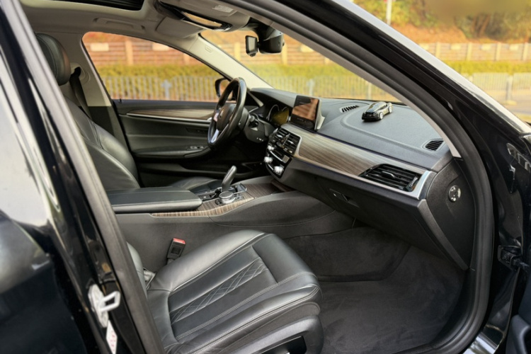 BMW 5 Series New Energy 2018 car image #13