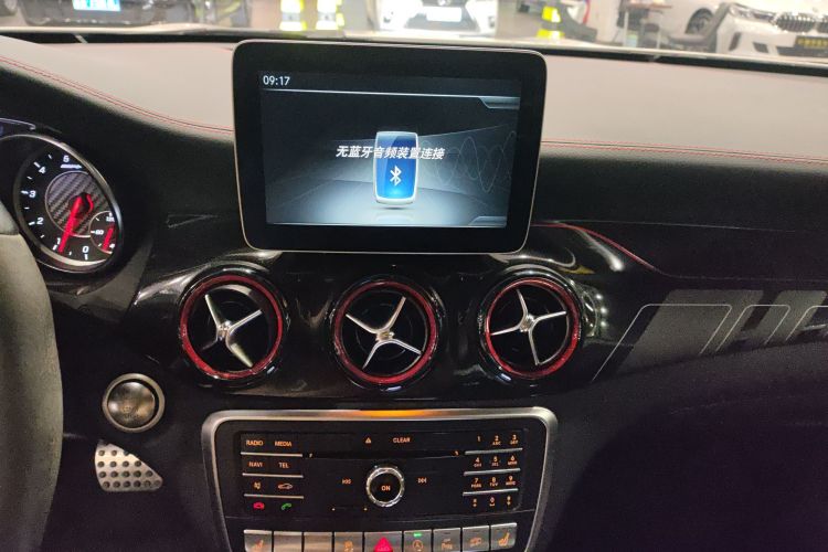 Mercedes-Benz GLA AMG 2017 car image #13