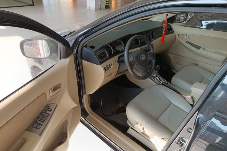 Toyota Corolla (Classic) 2015 изображение автомобиля #13