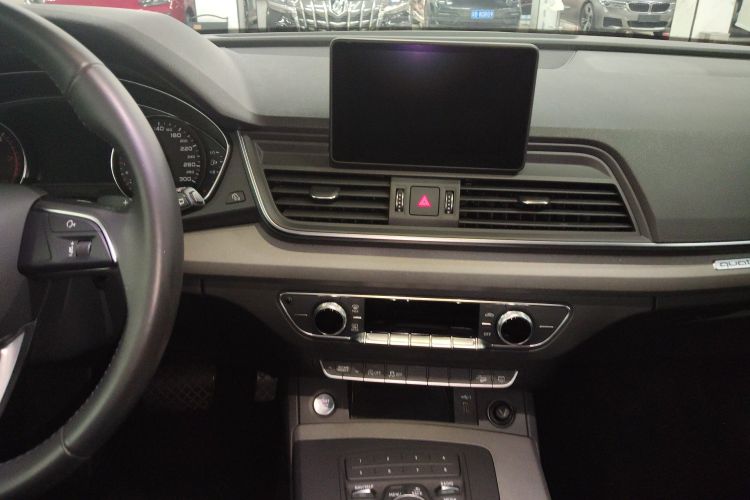 Audi Q5L 2019 #13 Audi Q5L 2019 car image #13