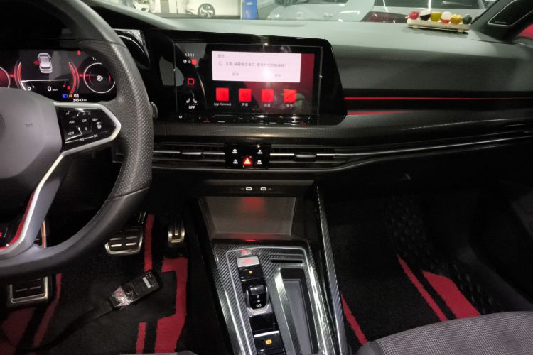 Volkswagen GolfGTI 2022 immagine di auto #13