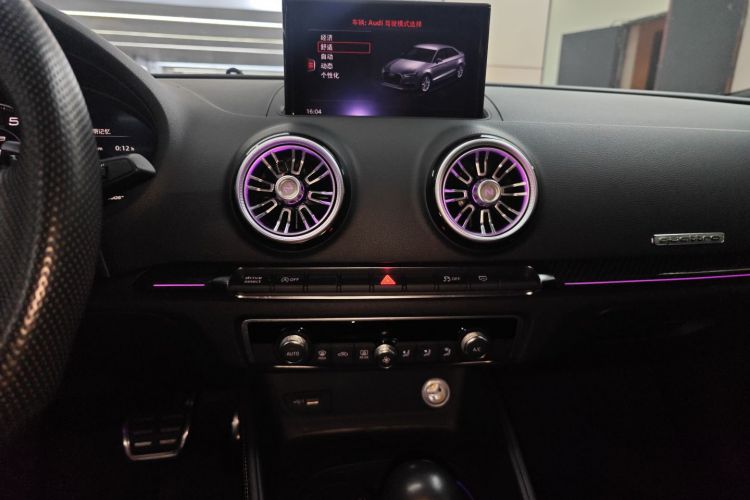 Audi S3 2018 صورة سيارة #13