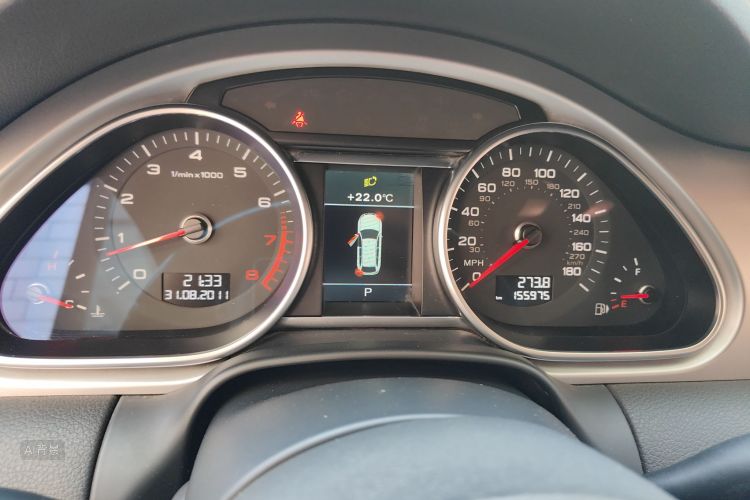 Audi Q7 2012 car image #13