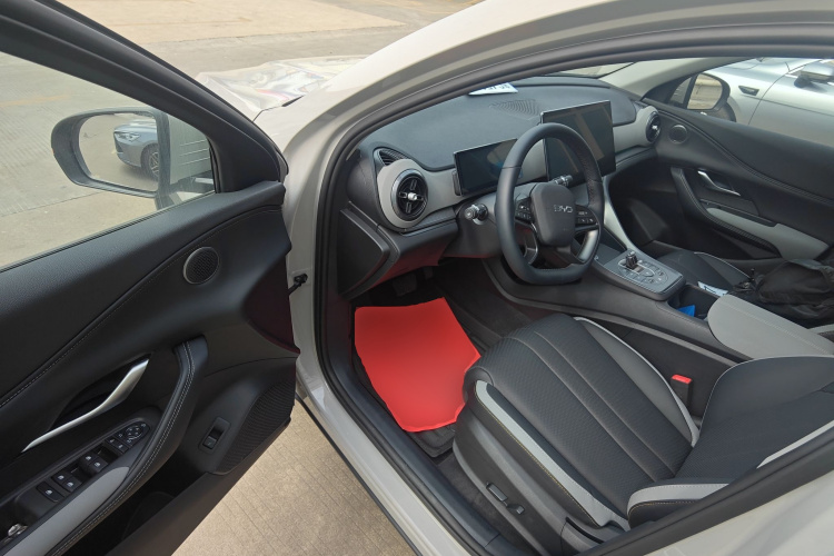 BYD Sea Lion 05 DM-i 2025 image de voiture #13