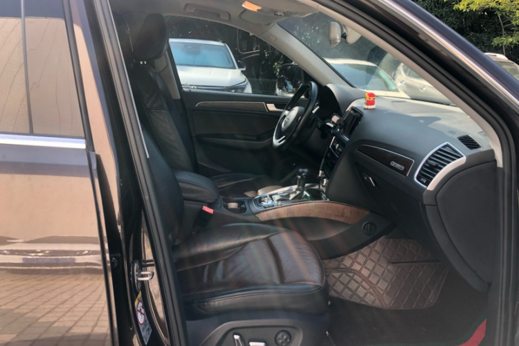 Audi Q5 2016 car image #13