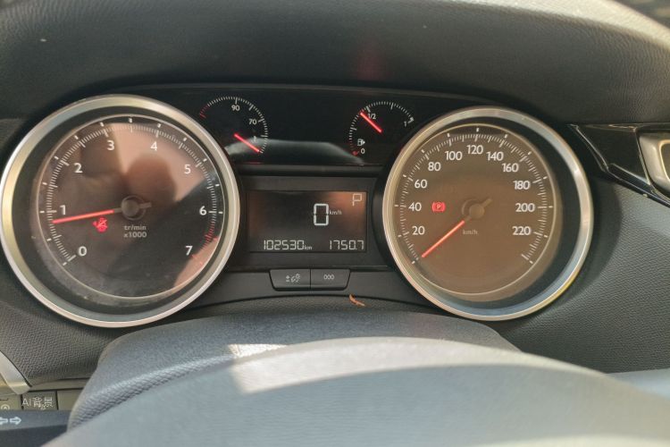 Peugeot 408 2018 car image #13