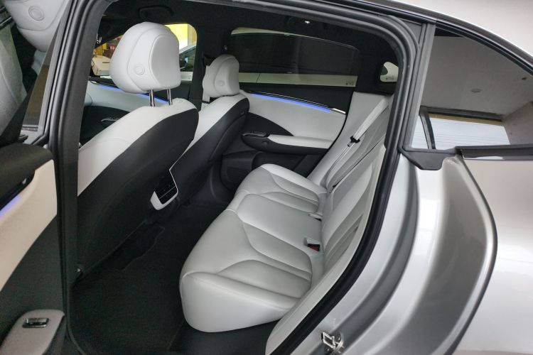 Xpeng G7 2025 #13 Xpeng G7 2025 car image #13