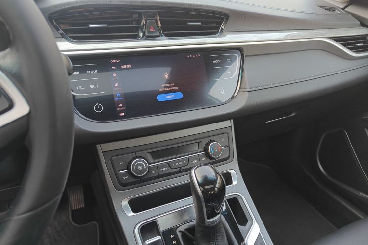 GEELY Emgrand 2019 car image #13
