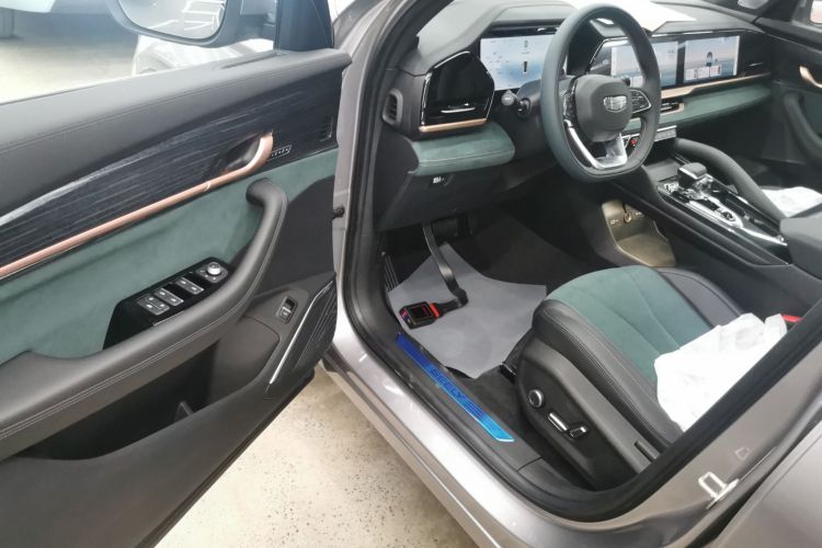 GEELY 2025 #13 GEELY 2025 car image #13