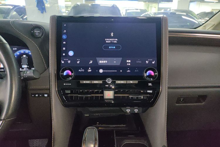 Toyota Vellfire 2024 car image #13
