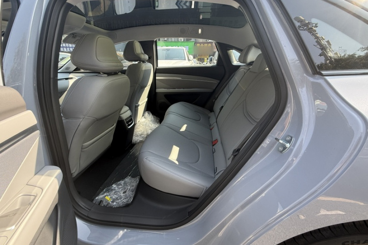 Xpeng MONA M03 2025 car image #13