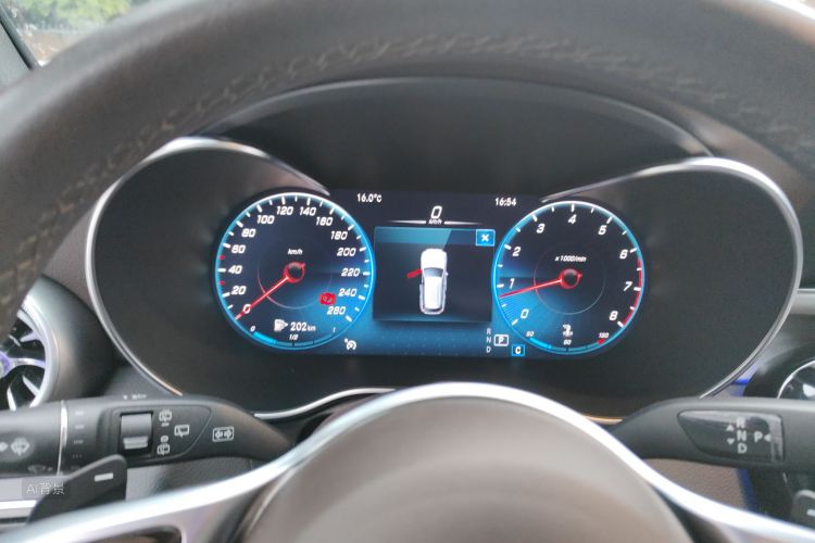 Mercedes-Benz GLC Class 2021 immagine di auto #13