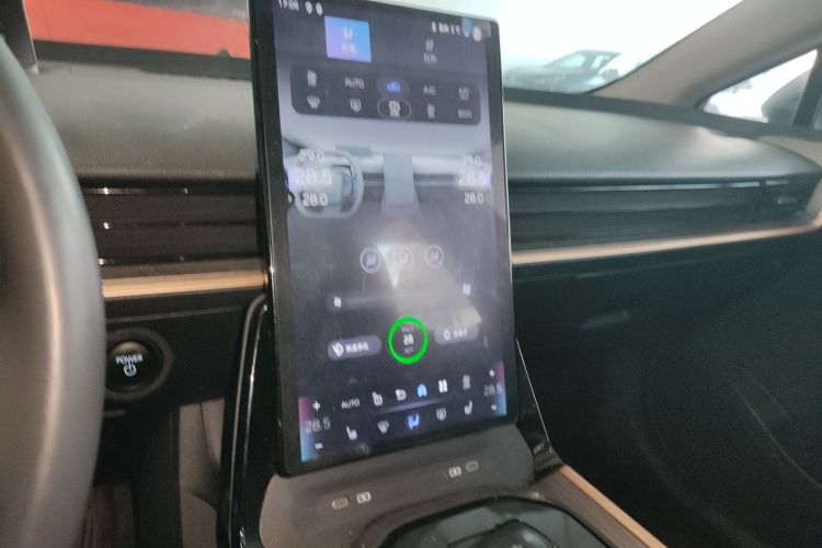 Toyota bZ3 2023 immagine di auto #13