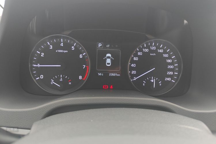 Hyundai Elantra AD 2019 image de voiture #13