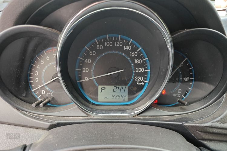 Vios 2015 immagine di auto #13