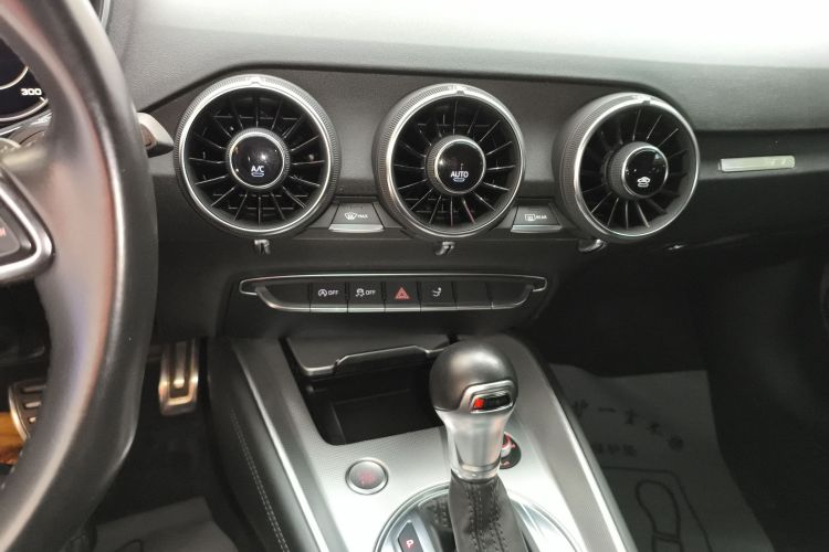 Audi TT 2017 car image #13