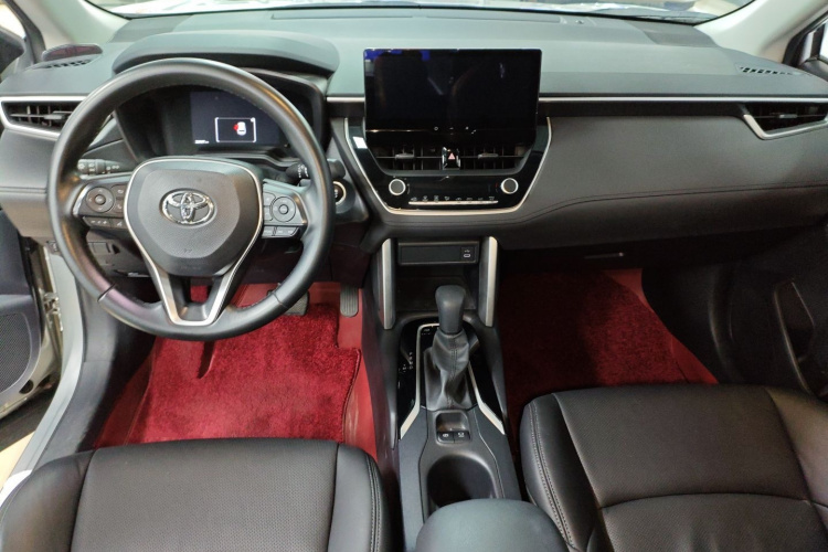 Toyota Frontlander 2023 car image #13
