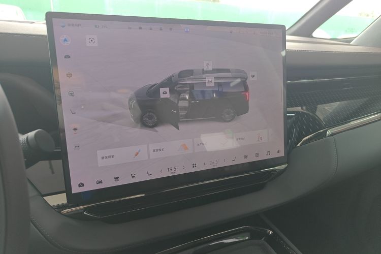 Zeekr 009 2025 car image #13