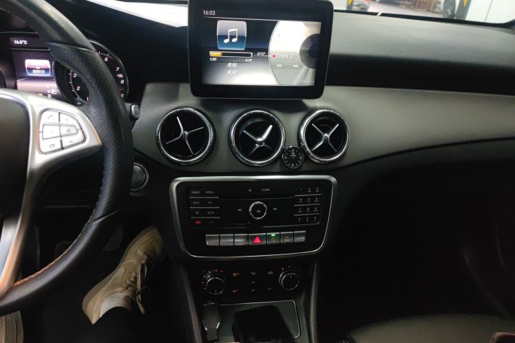 Mercedes-Benz CLA Class (Imported) 2017 #13 Mercedes-Benz CLA Class (Imported) 2017 car image #13