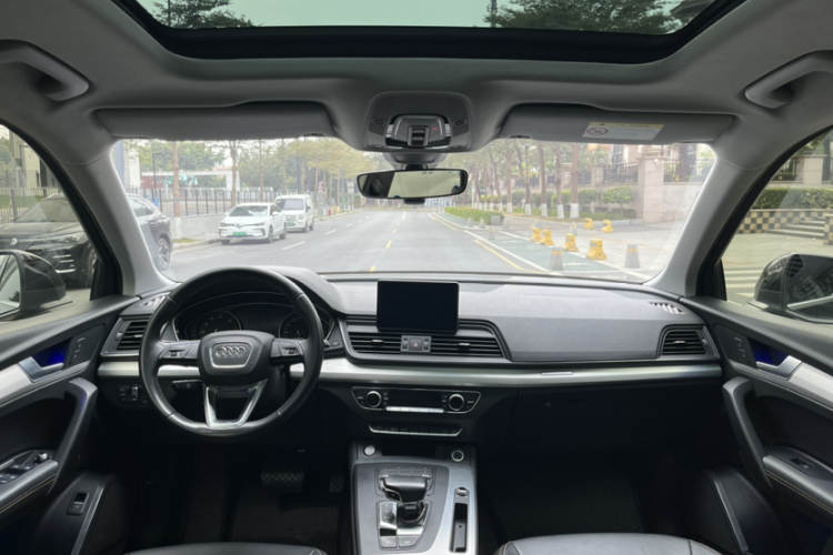 Audi Q5L 2020 car image #13