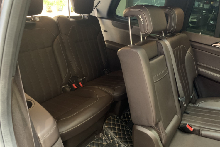 Mercedes-Benz GLS Class 2018 car image #13