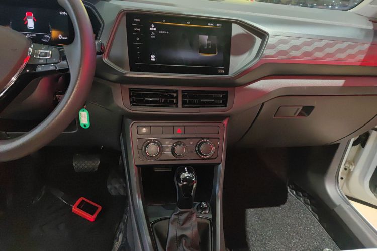 Volkswagen T-Cross 2023 car image #13