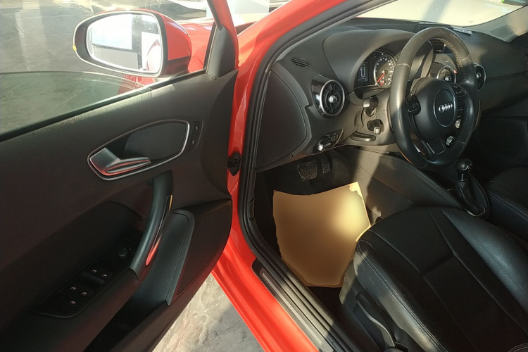 Audi A1 2016 car image #13