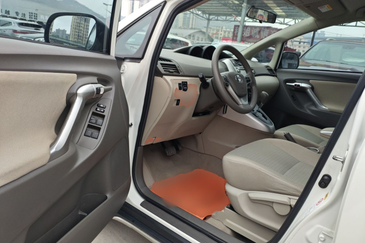 Toyota Verso 2015 car image #13