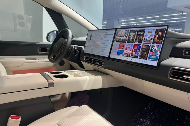 理想汽车 理想MEGA 2025 汽车图片 #13