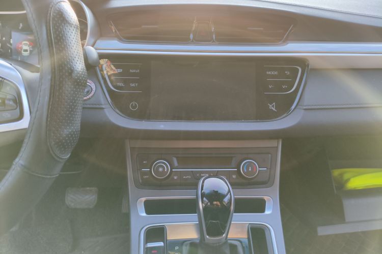 GEELY Emgrand 2019 car image #13